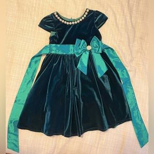 Girls size 4, green velvet dress